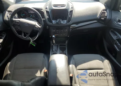 2017 Ford Escape Titanium z USA, uszkodzony, nr VIN 1FMCU9J99HUE93325